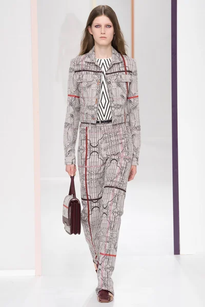 Look 40